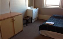 Royal Hotel Yass - Yass - Hervey Bay Accommodation 0