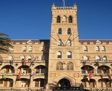 Manly Bungalow - Hervey Bay Accommodation 1