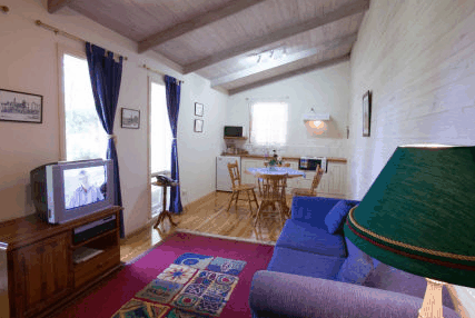 Clarendon Chalets - Hervey Bay Accommodation 2