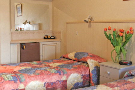Omeo Motel - Hervey Bay Accommodation 2