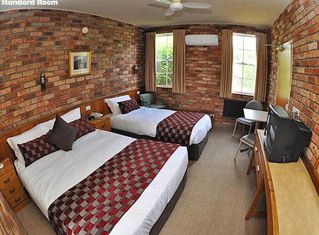 Log Cabin - Hervey Bay Accommodation 0