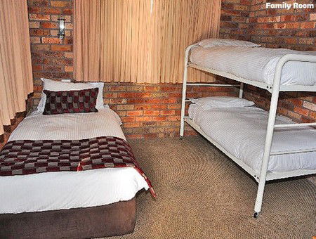 Log Cabin - Hervey Bay Accommodation 3