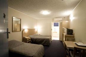 Dorset Gardens Hotel - Hervey Bay Accommodation 0