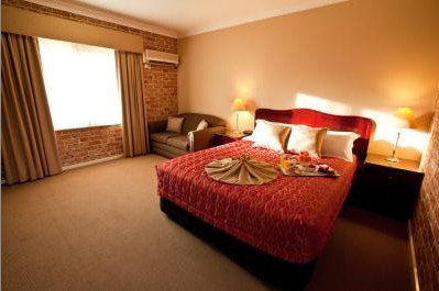 Endeavour Court Motor Inn - Hervey Bay Accommodation 1