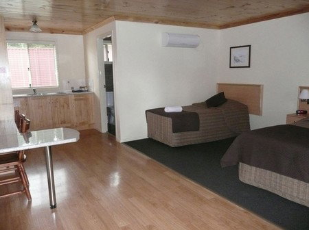 Black Gold Country Cabins - Hervey Bay Accommodation 3