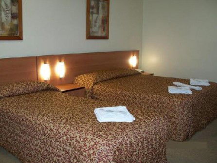 Molong Motor Inn - Hervey Bay Accommodation 1