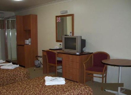 Molong Motor Inn - Hervey Bay Accommodation 2