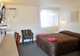A & A Lodge Motel - Hervey Bay Accommodation 1