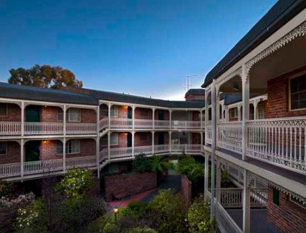 Medina Classic Canberra - Hervey Bay Accommodation 2