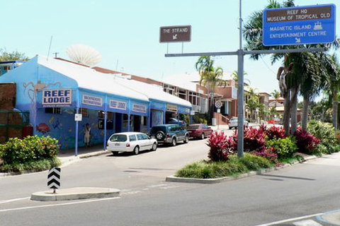 Reef Lodge Backpackers - Hervey Bay Accommodation 0
