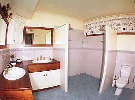 Williams Lodge - Hervey Bay Accommodation 2