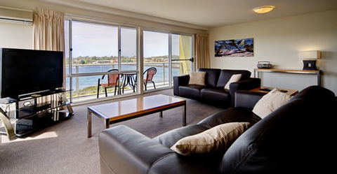 Albacore Luxury Holiday Apartments - Tourism Hervey Bay 1