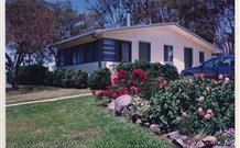 Coach Cottage - Hervey Bay Accommodation 1