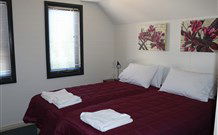 Magenta Cottage Accommodation And Art Studio - Hervey Bay Accommodation 1