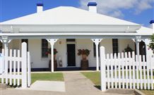 Smoky Cape Lighthouse Bed And Breakfast - Hervey Bay Accommodation 2