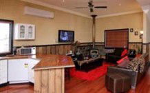Top Of The Range Retreat - Tourism Hervey Bay 0