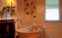 Winton Luxury Bed And Breakfast - Hervey Bay Accommodation 1