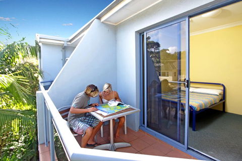 Sydney, Collaroy Beachouse YHA - Hervey Bay Accommodation 3