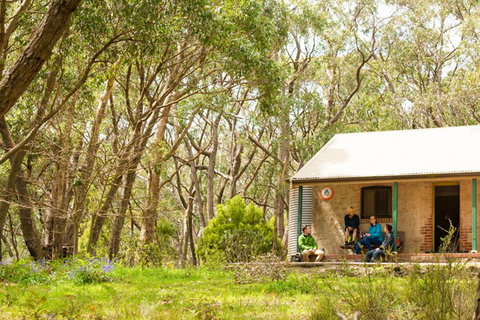 Mt Lofty YHA - Hervey Bay Accommodation 0