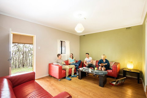 Mt Lofty YHA - Hervey Bay Accommodation 4