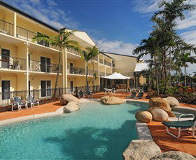 Cairns Queenslander Hotel And Apartments - Hervey Bay Accommodation 0