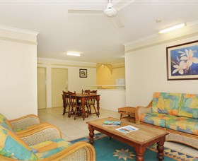Cairns Queenslander Hotel And Apartments - Hervey Bay Accommodation 1