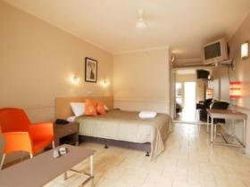 Comfort Inn Discovery Cairns - Hervey Bay Accommodation 3