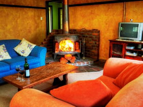 M.J Yurts Ballandean - Tourism Hervey Bay 1