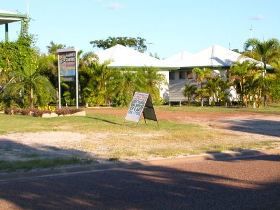Gee-Dees Family Cabins - Hervey Bay Accommodation 1