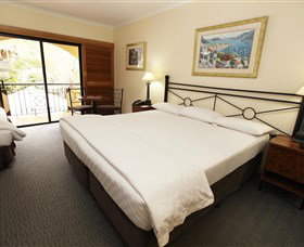 Palm Royale Cairns - Hervey Bay Accommodation 3