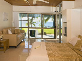 Waterfront Getaway - Hervey Bay Accommodation 2