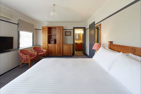 Brassey Hotel - Hervey Bay Accommodation 5