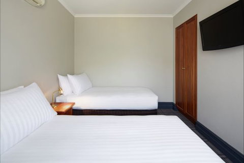 Brassey Hotel - Hervey Bay Accommodation 7