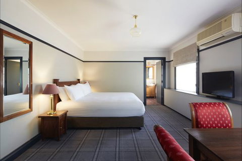 Brassey Hotel - Hervey Bay Accommodation 8