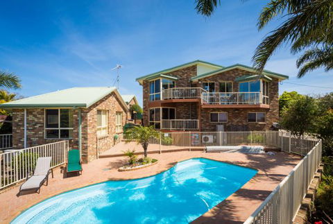 Captain's Quarters Bermagui - Hervey Bay Accommodation 0