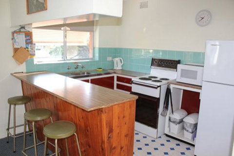 Castaway Holiday Units - Hervey Bay Accommodation 3