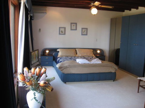 Chalet Swisse Spa Retreat - Hervey Bay Accommodation 3