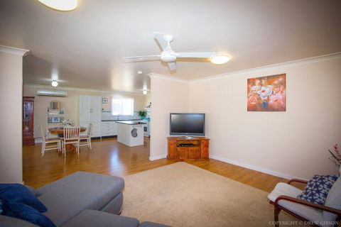 Dell-Lee Cottage - Hervey Bay Accommodation 4