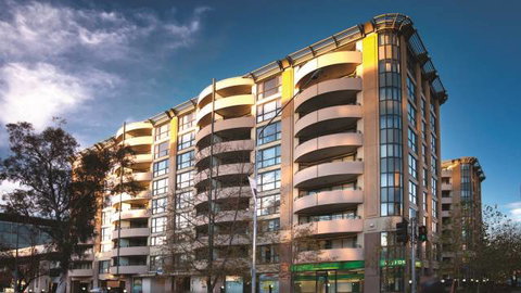 Medina Serviced Apartments Canberra James Court - Hervey Bay Accommodation 0