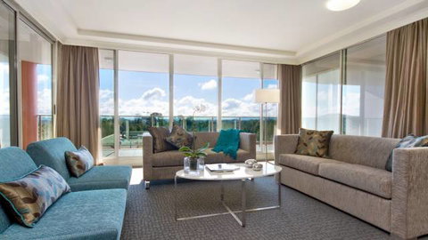 Pacific Suites Canberra - Hervey Bay Accommodation 0