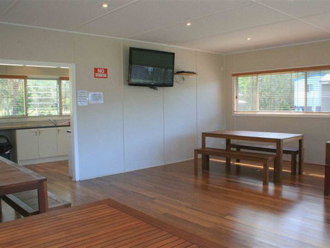 Lake Conjola Waterfront Holiday Park - Hervey Bay Accommodation 4