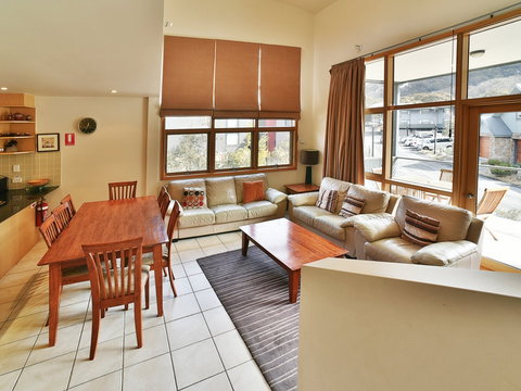 Tomarlin Views 1 - Hervey Bay Accommodation 0