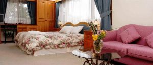 Chalet Swisse Spa Retreat - Hervey Bay Accommodation 0