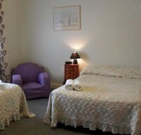 Aaron Cottage - Hervey Bay Accommodation