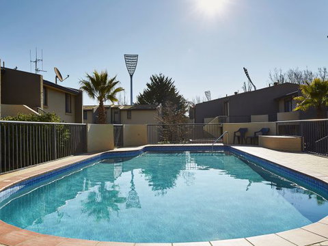 Manuka Park Apartments - Hervey Bay Accommodation 2