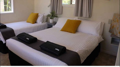 Mataranka Roadhouse And Cabins - Hervey Bay Accommodation 0