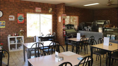 Mataranka Roadhouse And Cabins - Hervey Bay Accommodation 2