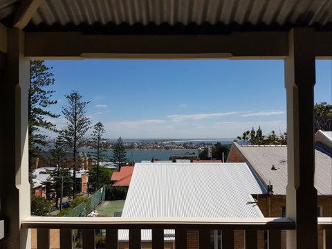 Newcastle Terraces And Apartments - Harbourside Apartment - Hervey Bay Accommodation 0