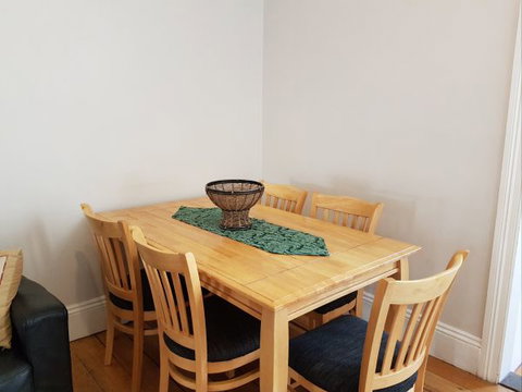 Newcastle Terraces And Apartments - Harbourside Apartment - Hervey Bay Accommodation 9