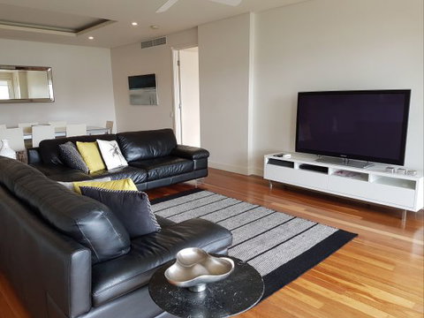 Newcastle Terraces And Apartments - Harbourside Apartment - Hervey Bay Accommodation 19